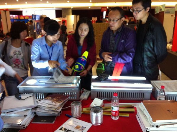 奧邦寶雞店團裝現(xiàn)場 奧邦寶雞店團裝現(xiàn)場